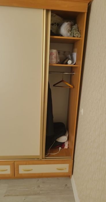 Продаётся шкаф прихожая