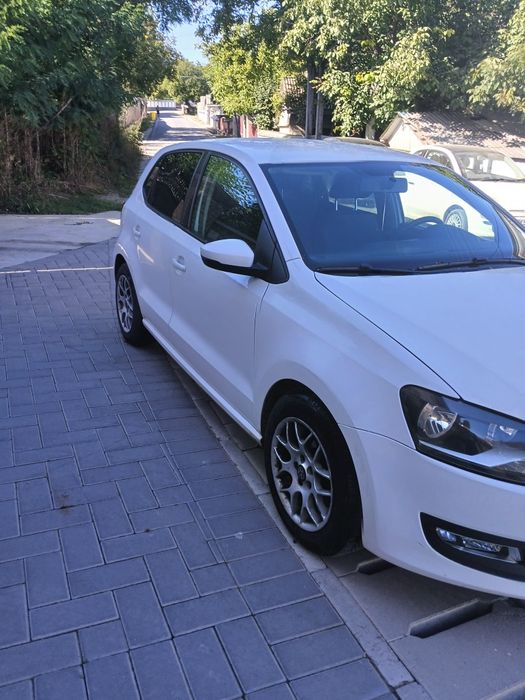 Vând Volkswagen Polo