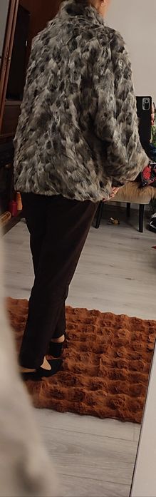 Blanita naturala de nurca, vintage, gri/negru, superbă, mărime M-L