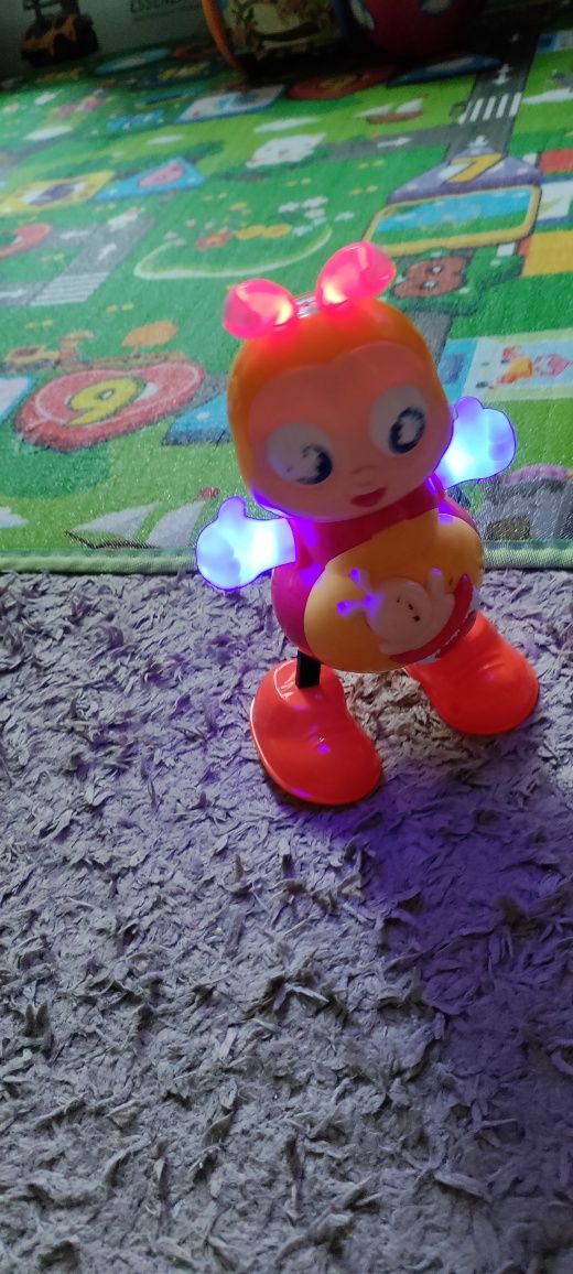 Albinuta dansatoare jucărie cu sunete și lumini pentru copii 25 lei/ b