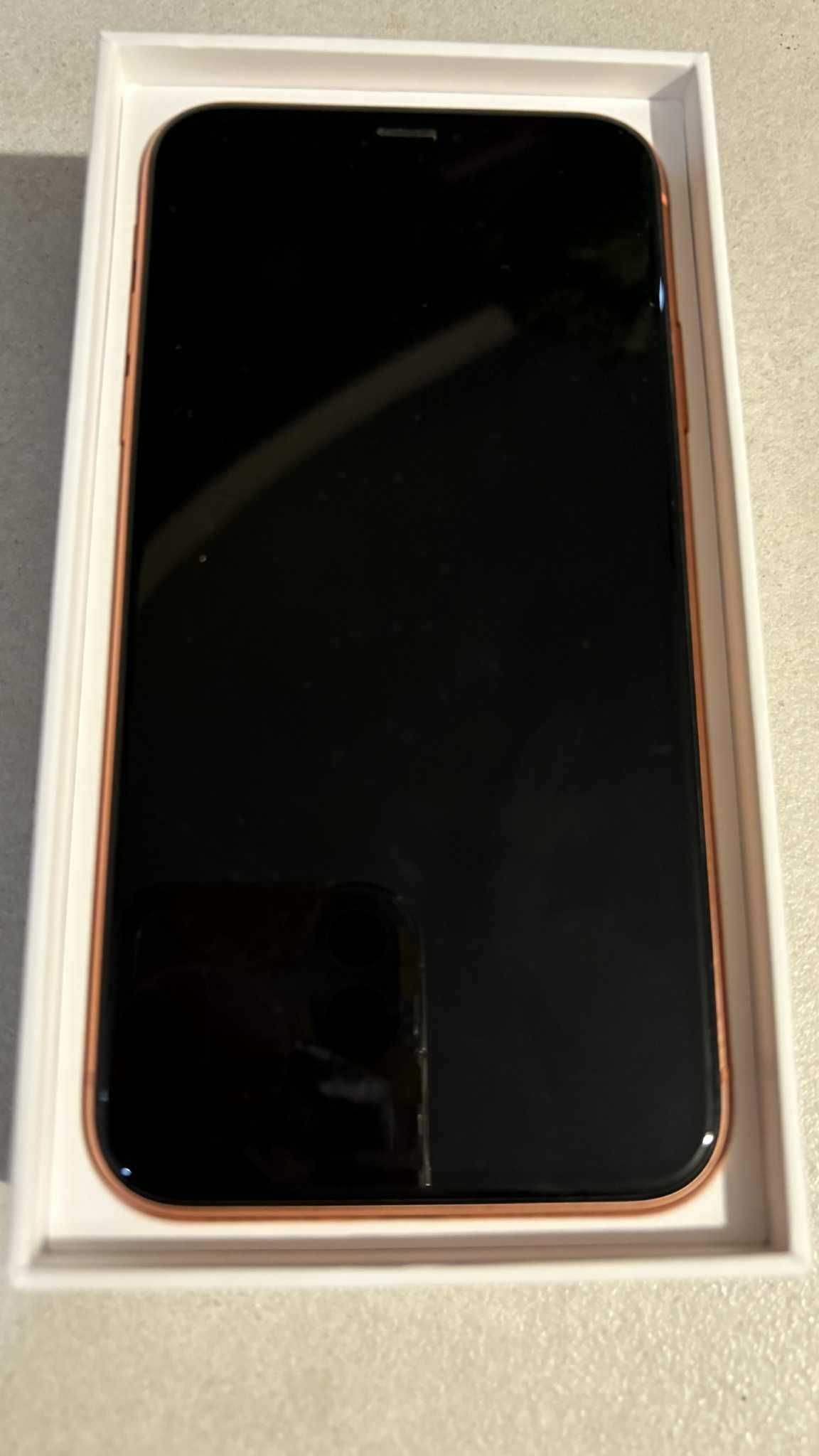 iPhone XR 64 GB - Отлично състояние/като нов