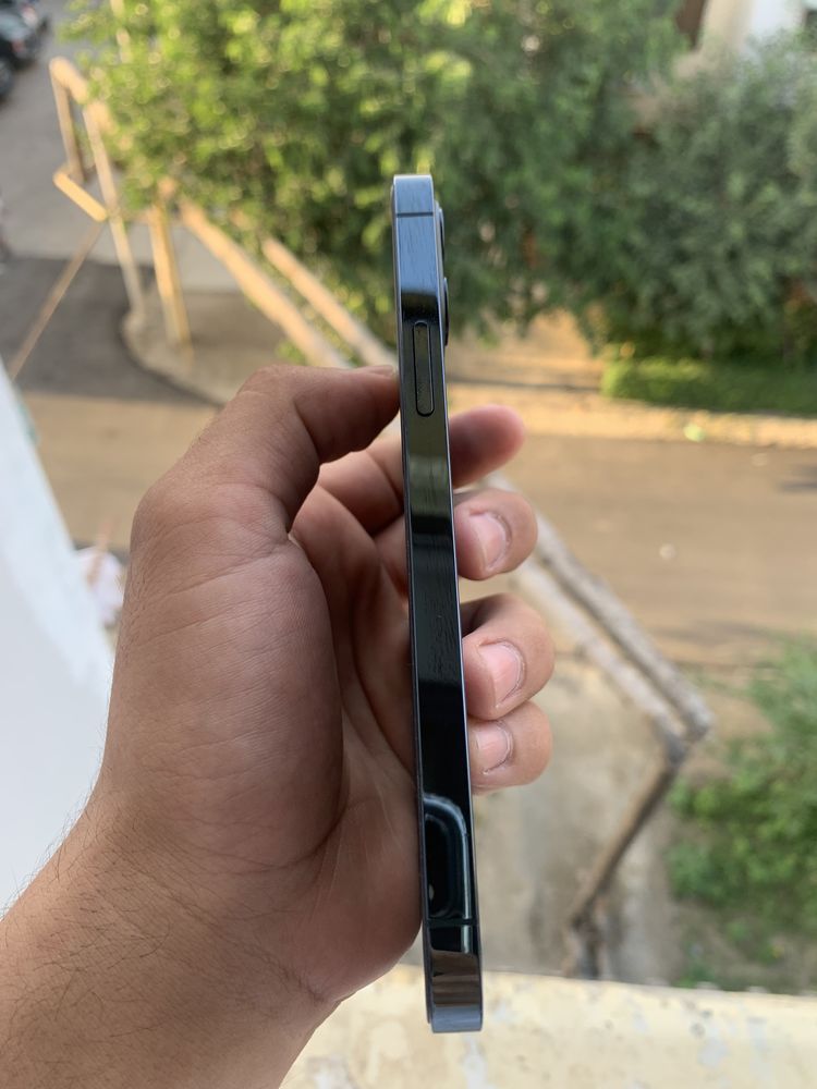 iPhone 12 Pro blue ideal