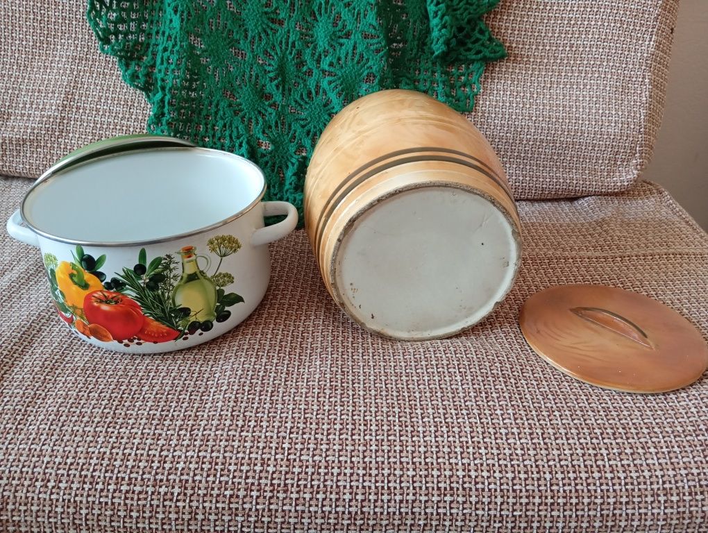 Продам бочонок для сыпучих продуктов