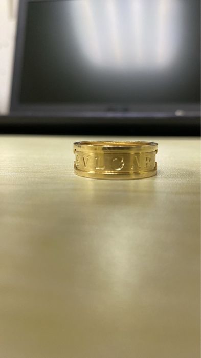 Кольцо золотое bvlgari