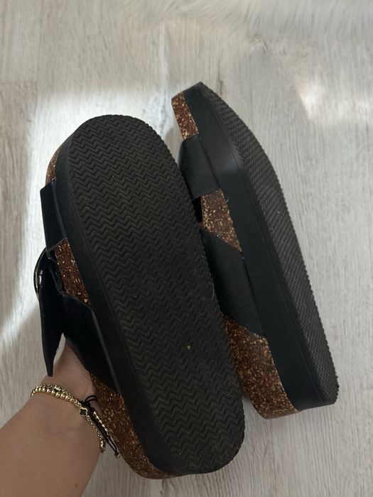 Saboti din piele naturala