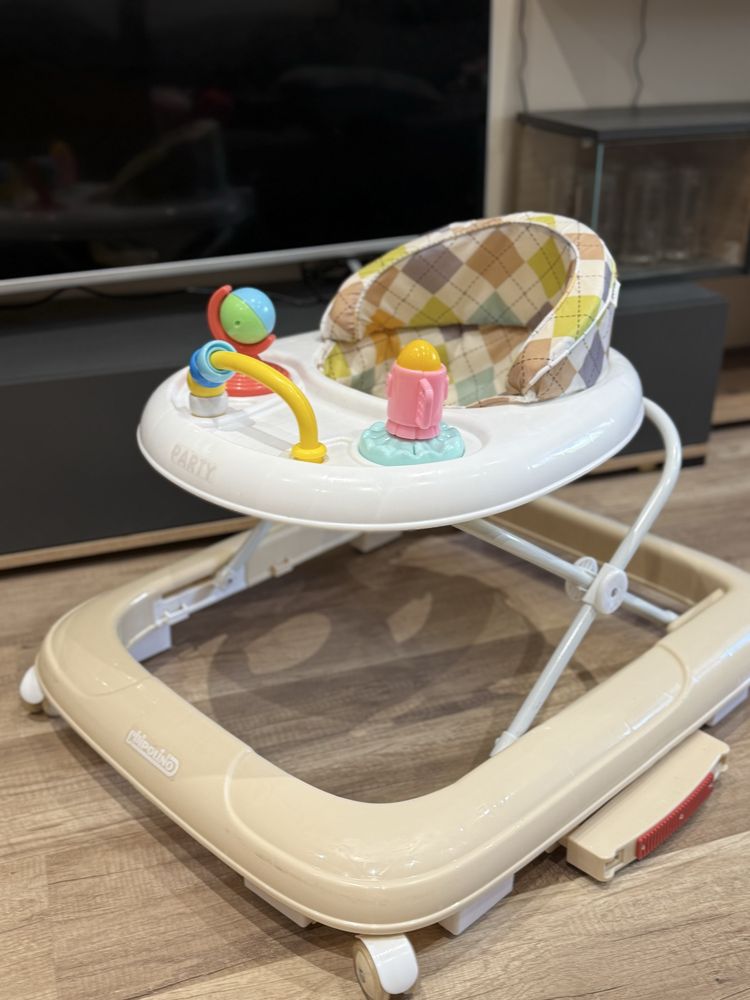 Детска проходилка Chipolino 4 в 1 "ПАРТИ" лате
