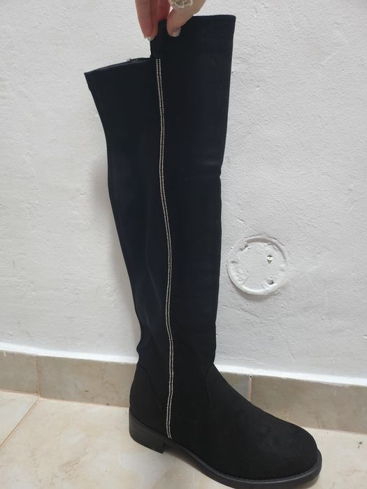 Vând cizme aproape noi