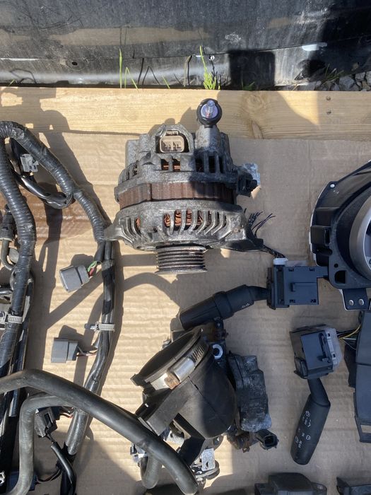 Мазда 3 1.4Бензин Facelift 2009 Останали части