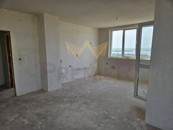 Продава се Тристаен апартамент в Бургас, Меден рудник - зона В - 97 кв.м за 1336 €/кв.м - Снимка #1