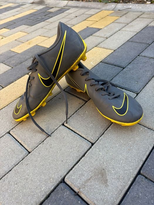 Vând Ghiete de Fotbal Nike Tempo