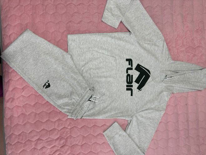 Дамски екип flair нов