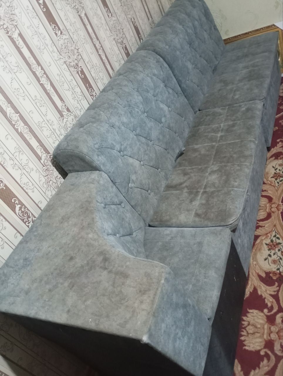 Срочно продаётся диван