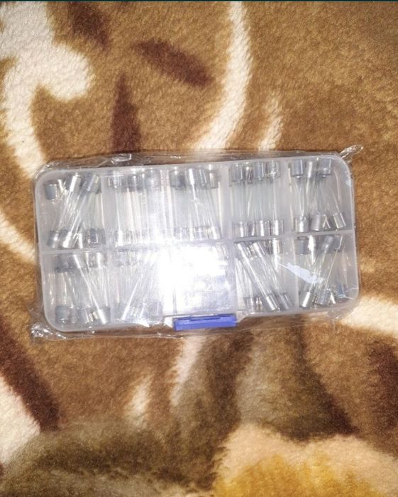 set sigurante cutie completa noua, calitative