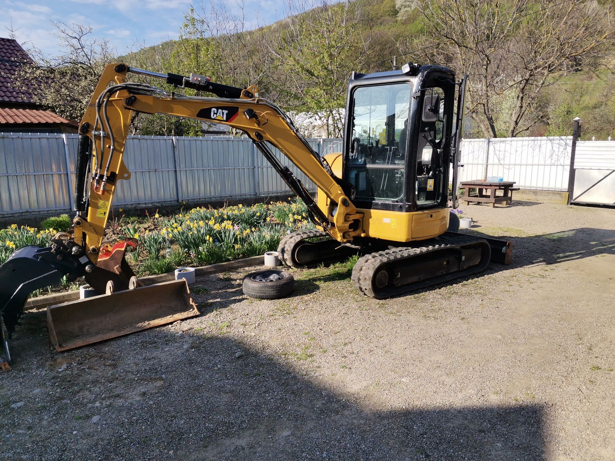 Excavator. Închirieri, săpături șanțuri, fose