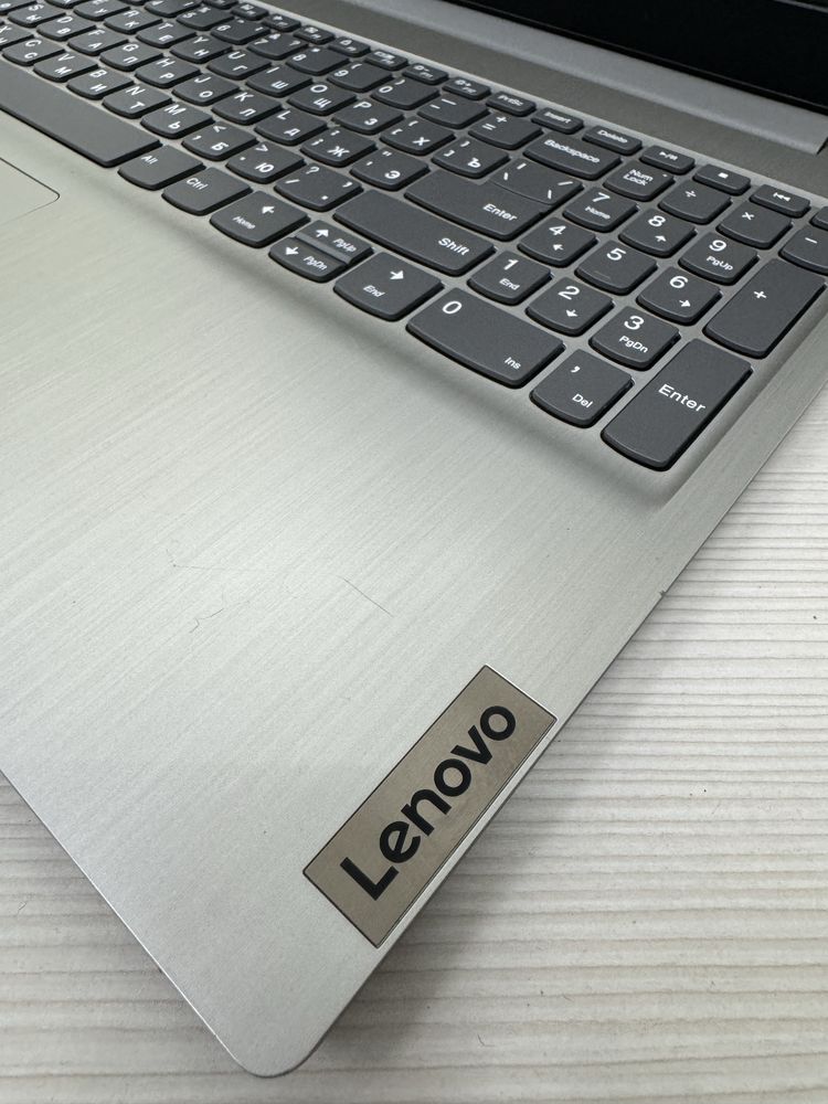 Ноутбук Lenovo Core i3-10th быстрый современный ОЗУ 8gb SSD 256gb