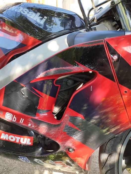 Kawasaki Ninja Zx6R: Vând/schimb cu alta motocicleta preferabil Honda!