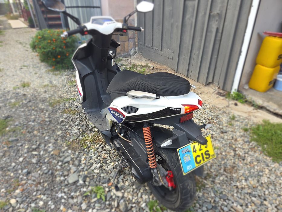 Vând scuter 49 cmc