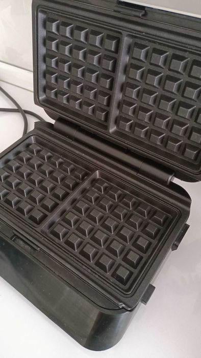 Вафельница Braun