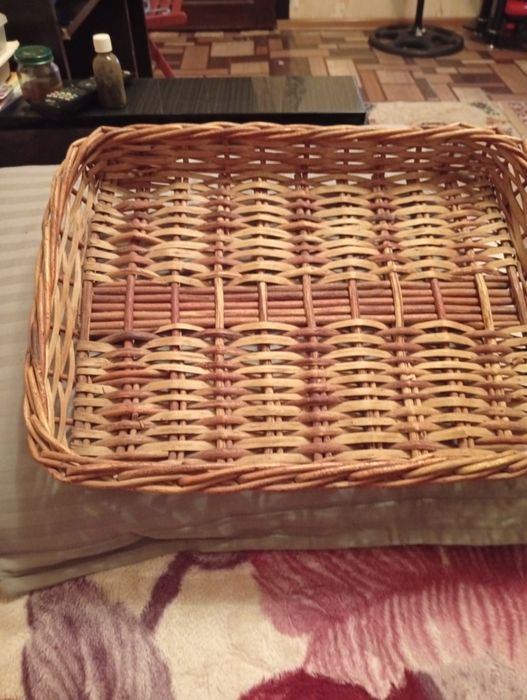 Плетеный разнос для выпечки