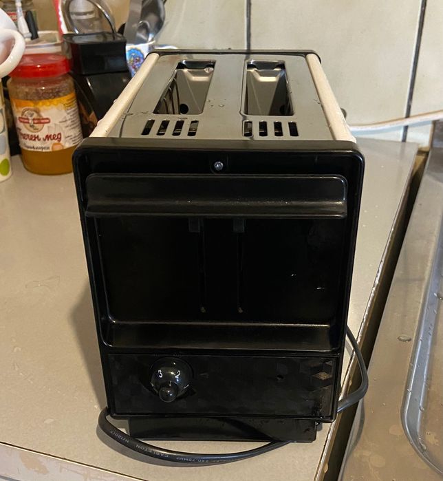 Тостер бял неизползван