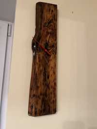 Стенен часовник от дърво