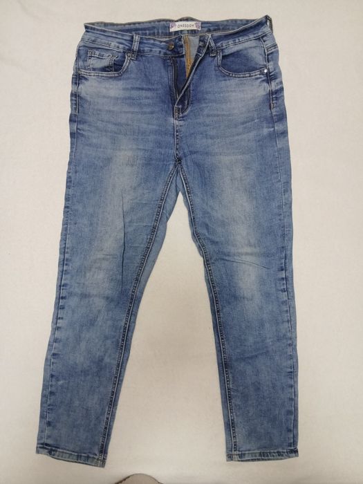 Vând blugi ptr.damă