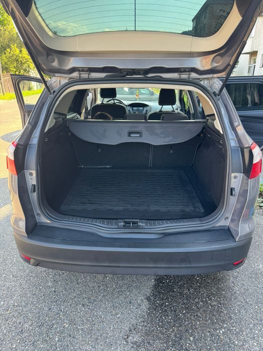 Vând sau schimb cu ford kuga + diferență