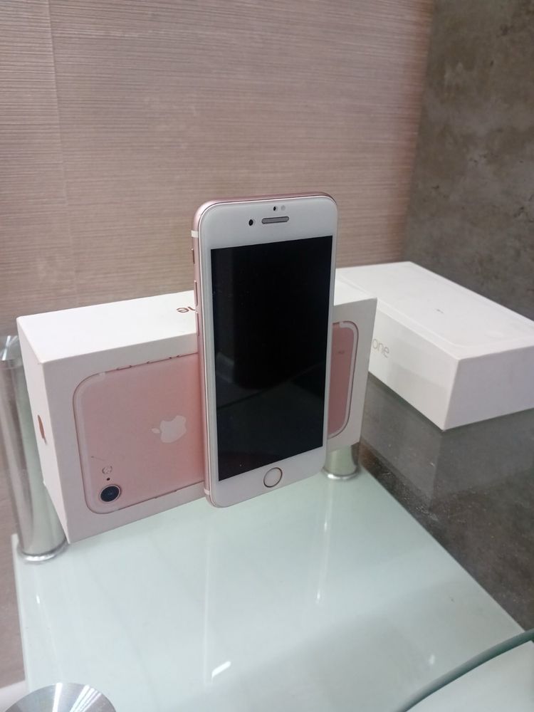 Iphone 7 запазени с нови батерии