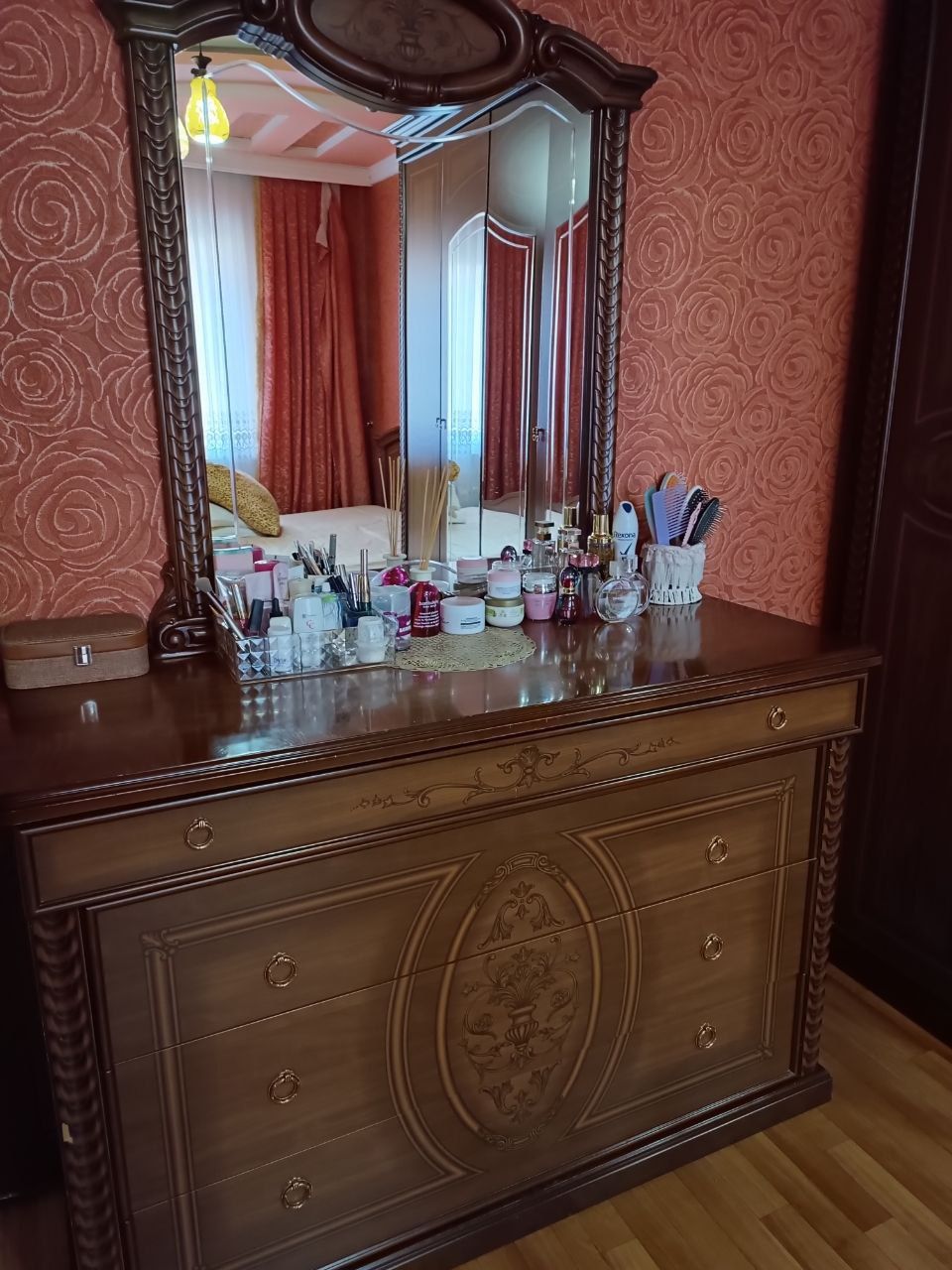 Йотокхона мебели