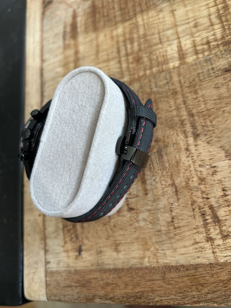 Часовник Omega Dark Side of the Moon automatic