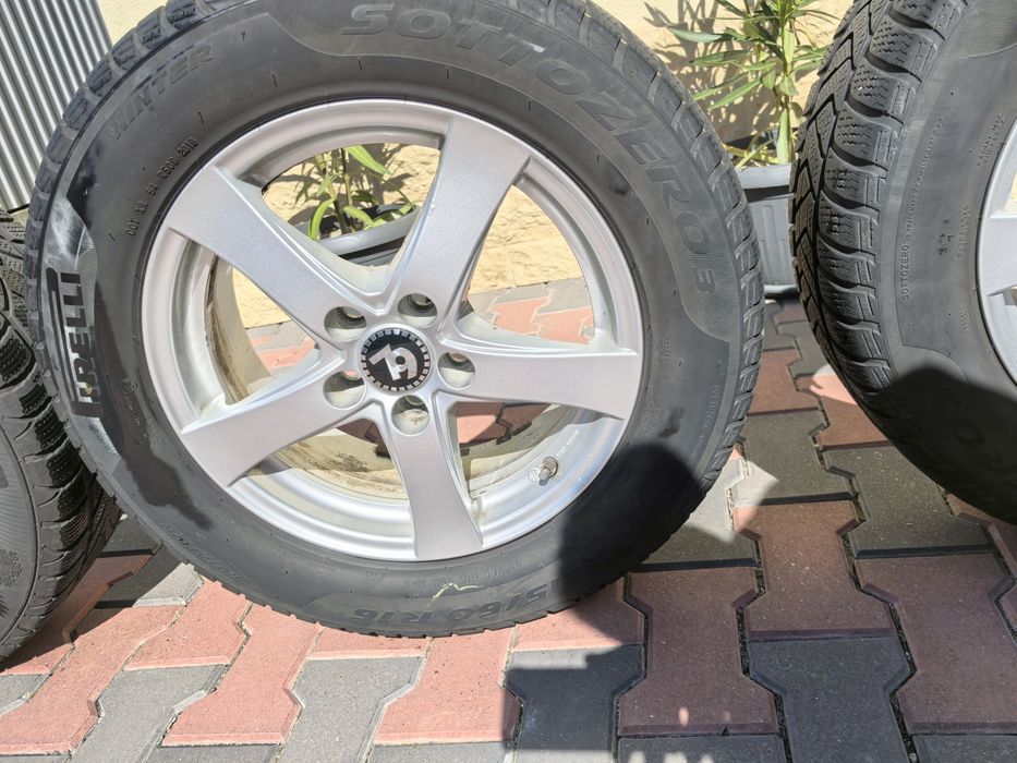 Vând jante aliaj 215/60 R16 cu cauciucuri de iarna 1200 lei