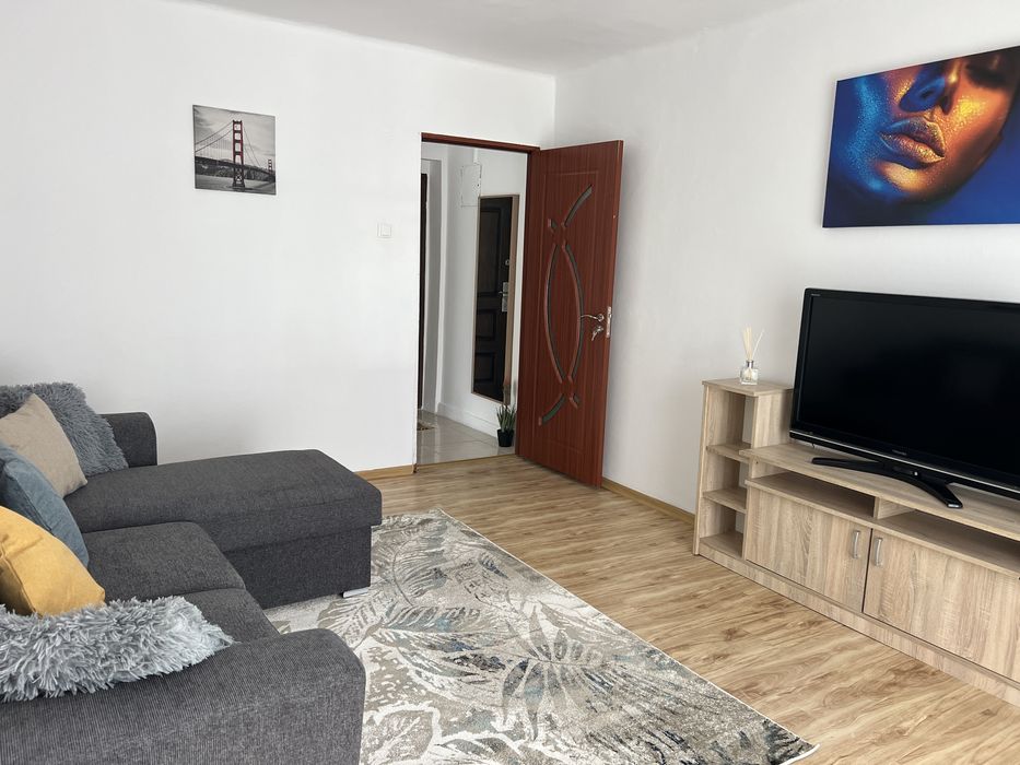 Inchiriez apartament 2 camere  ultra central in Pitesti.