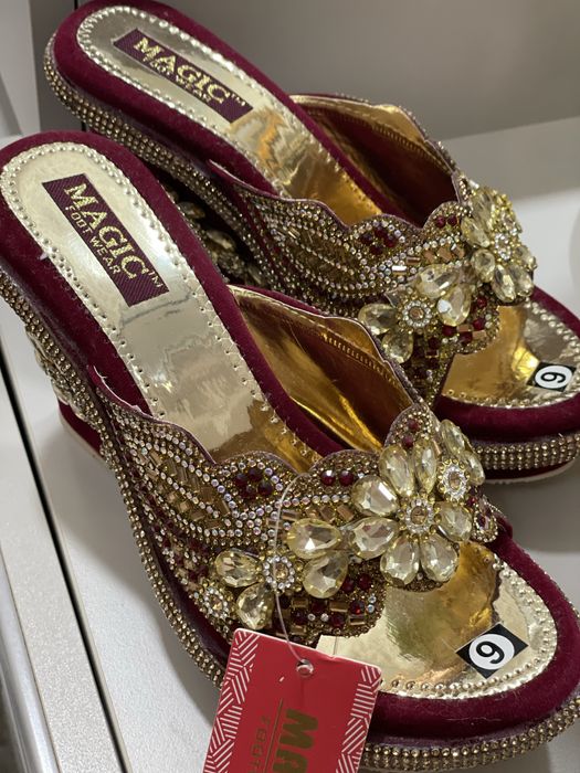 Обувь женская( для невесток) удобные