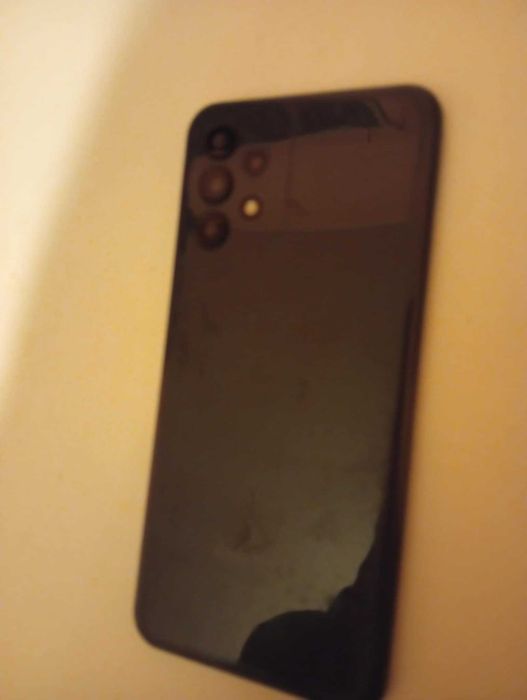 Salut ofer la schimb 2 telefoane in schimb la un iphone 12 pro /12