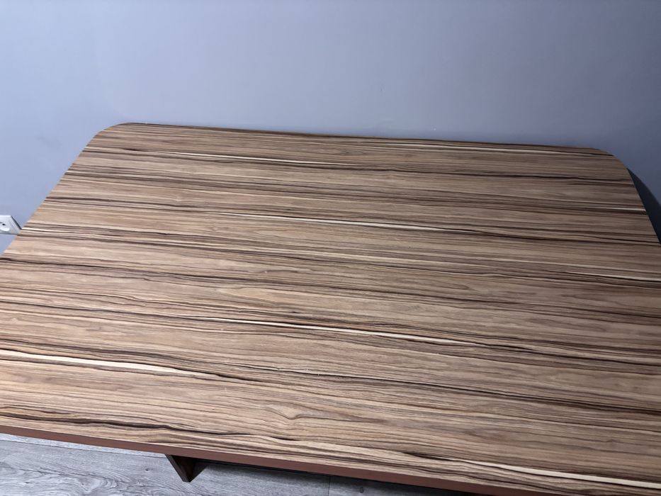 Стол кухонный в идеальном состоянии