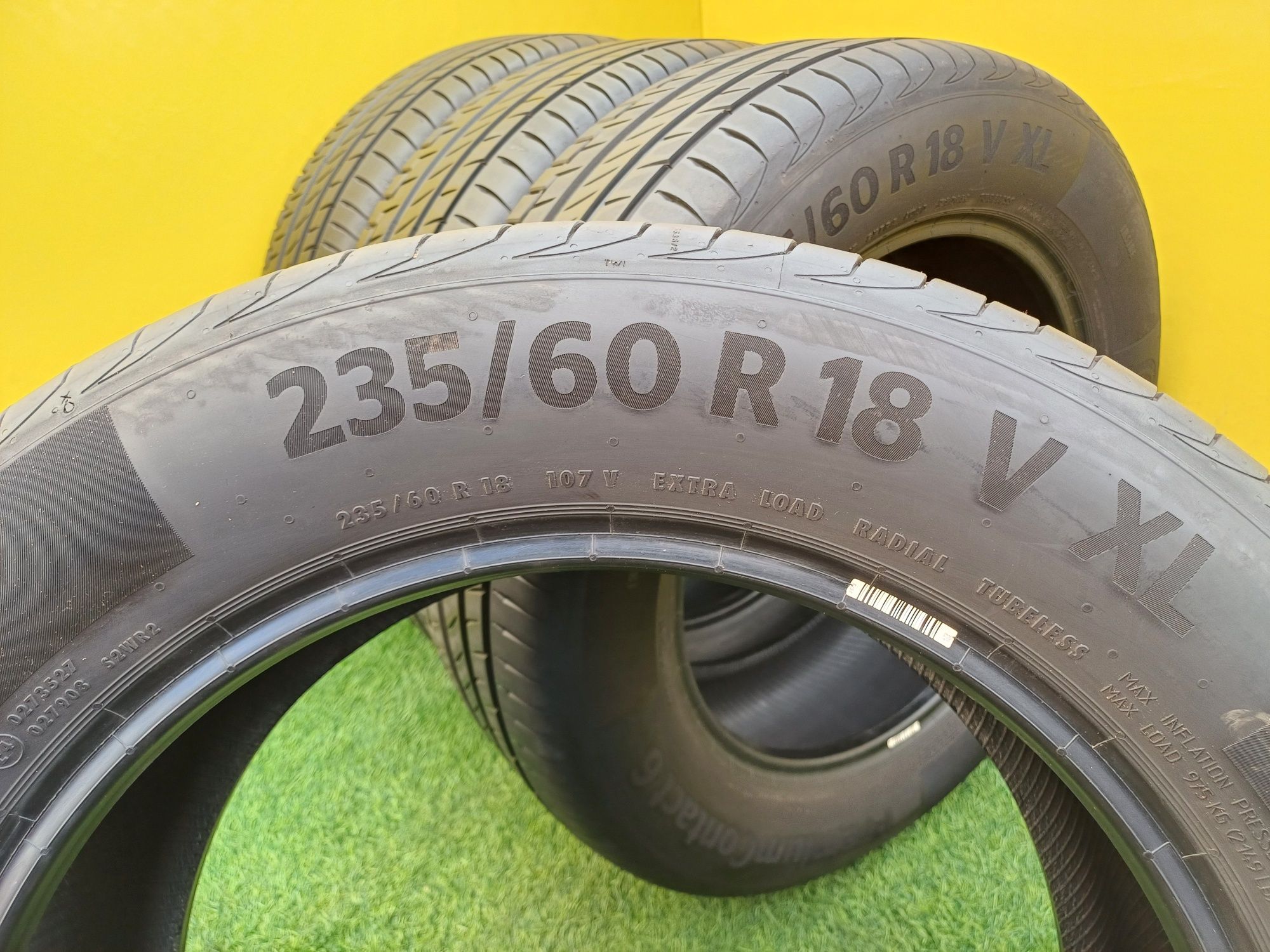 Шины 235/60 R18 Continental комплект.