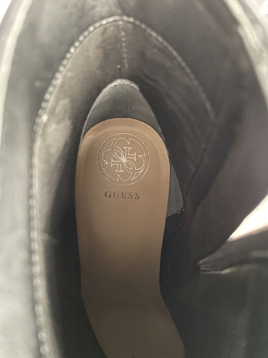 Боти на ток Guess