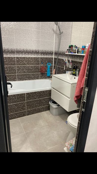 Închiriez apartament cu o camera