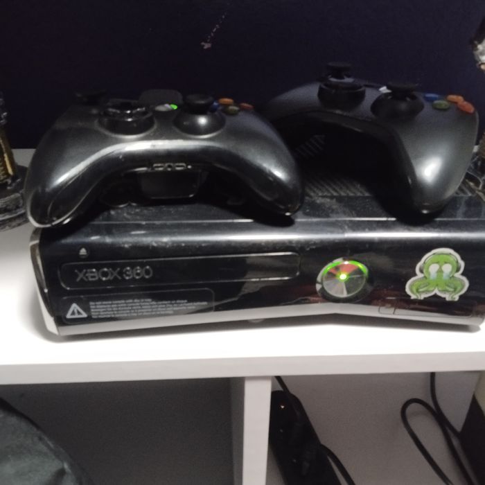 Продам Xbox 360 с играми