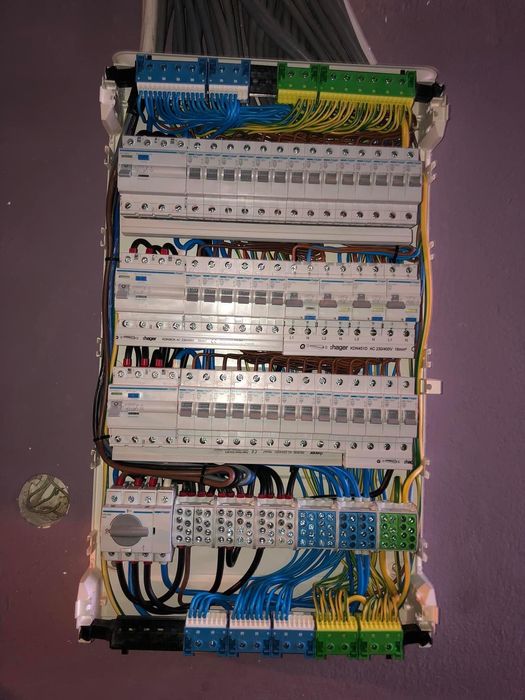 Electrician cu experiență CLUJ | NON-STOP | intervenții, urgențe, etc!