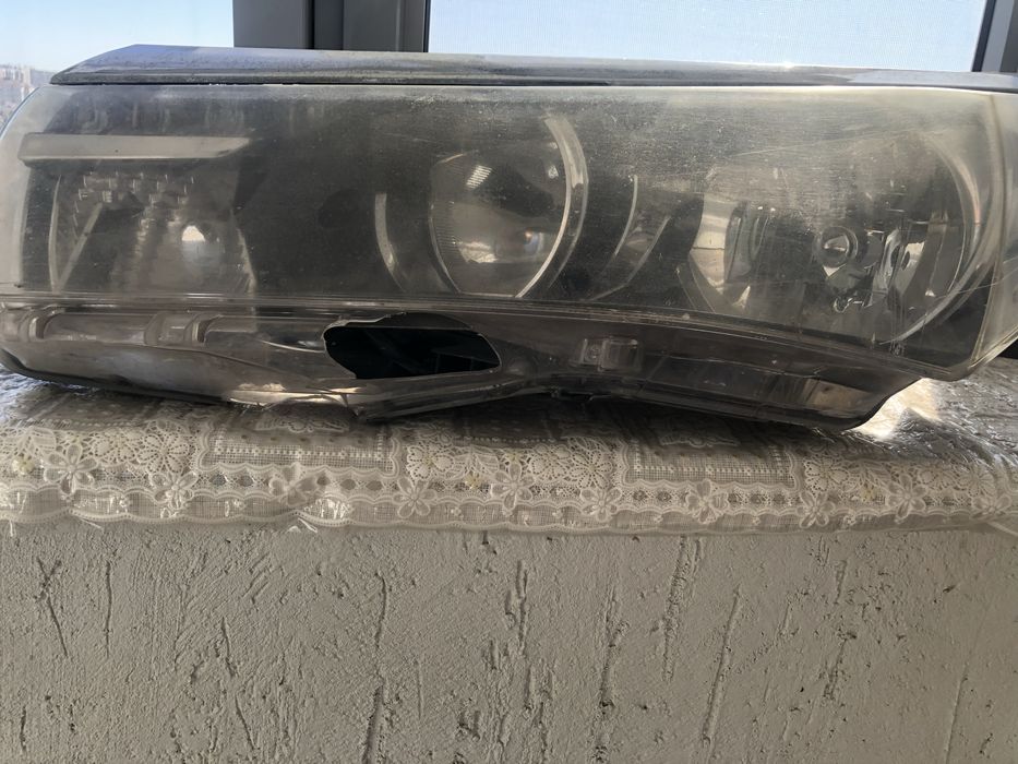 Передняя фара от короллы