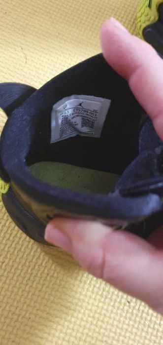 Ghetuțe copii Jordan mărimea 23,5