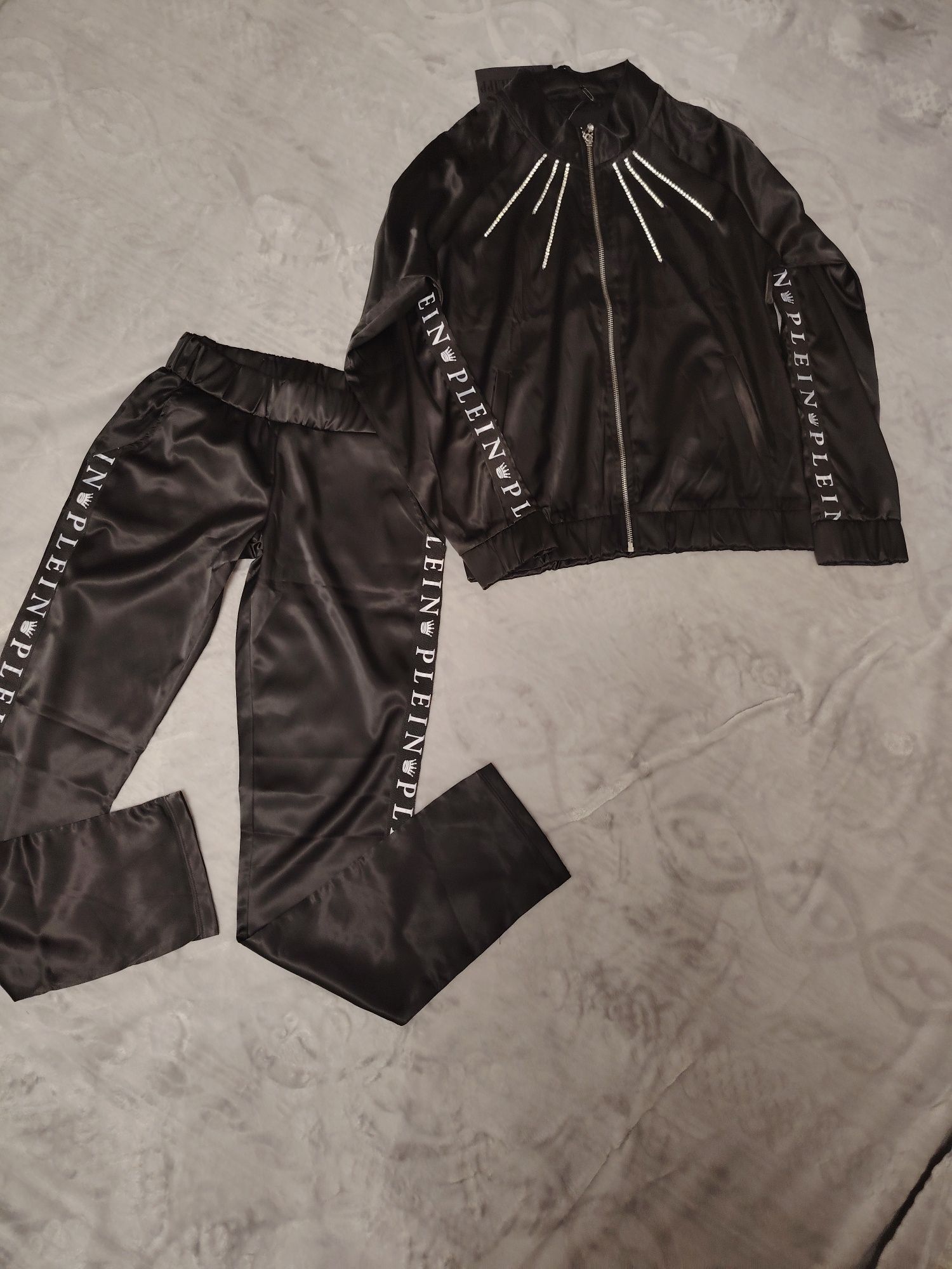 Турецкие спортивные шёлковые костюмы, женские.Philipp Plein