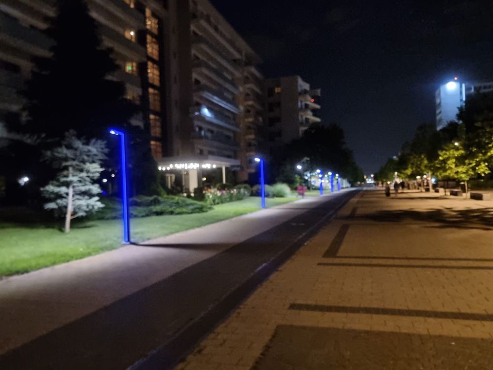 Stalpi iluminat led cu/fara panou solar.Iluminat stradal.