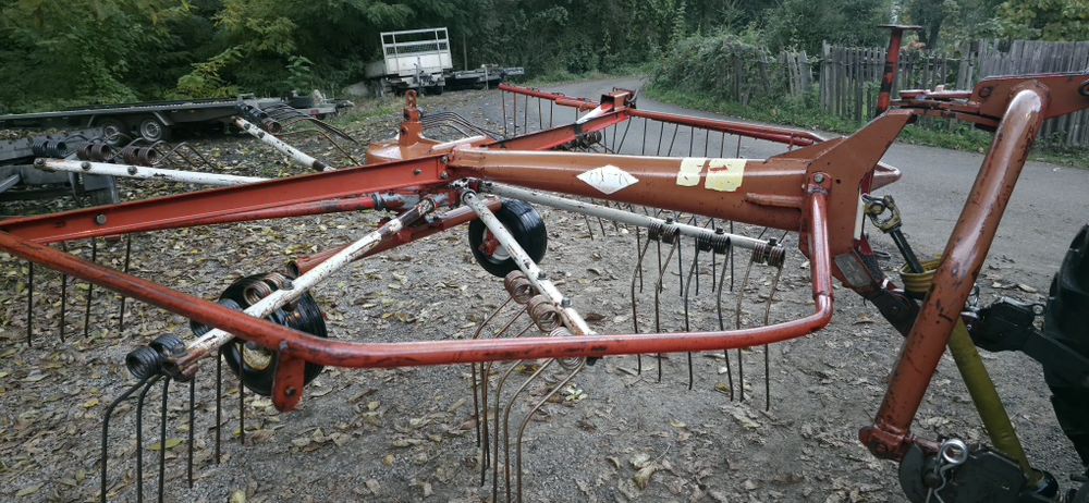 Greblă de adunat KUHN GA 280 SI 300