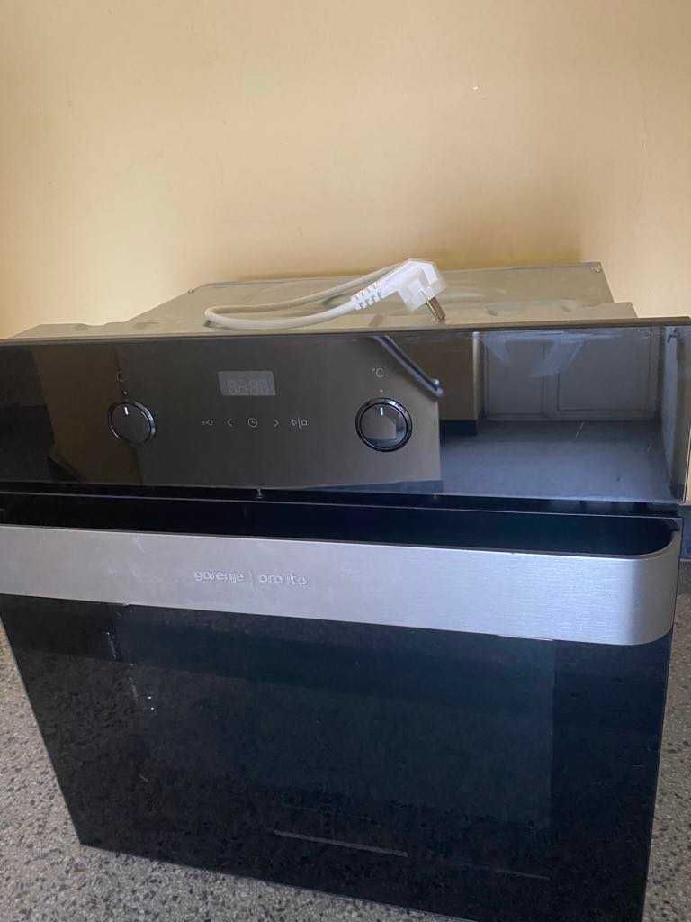 Фурна за вграждане Gorenje BO637ORAB, 67л, енергиен клас А
