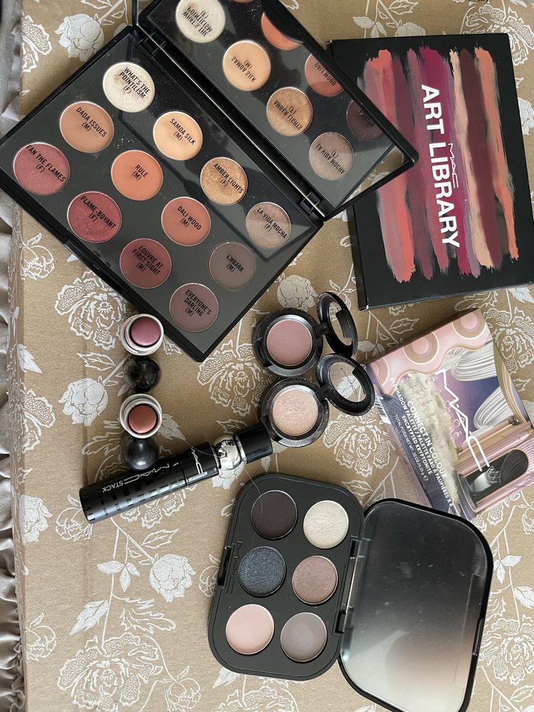 Коректор Dior , NARS , mac контур , chanel cc creme  , shiseido , dior