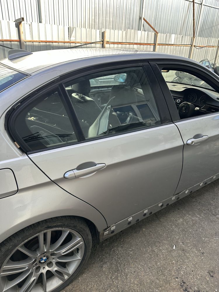 Portiera usa dreapta fata BMW Seria 3 E90 E91 gri metalizat
