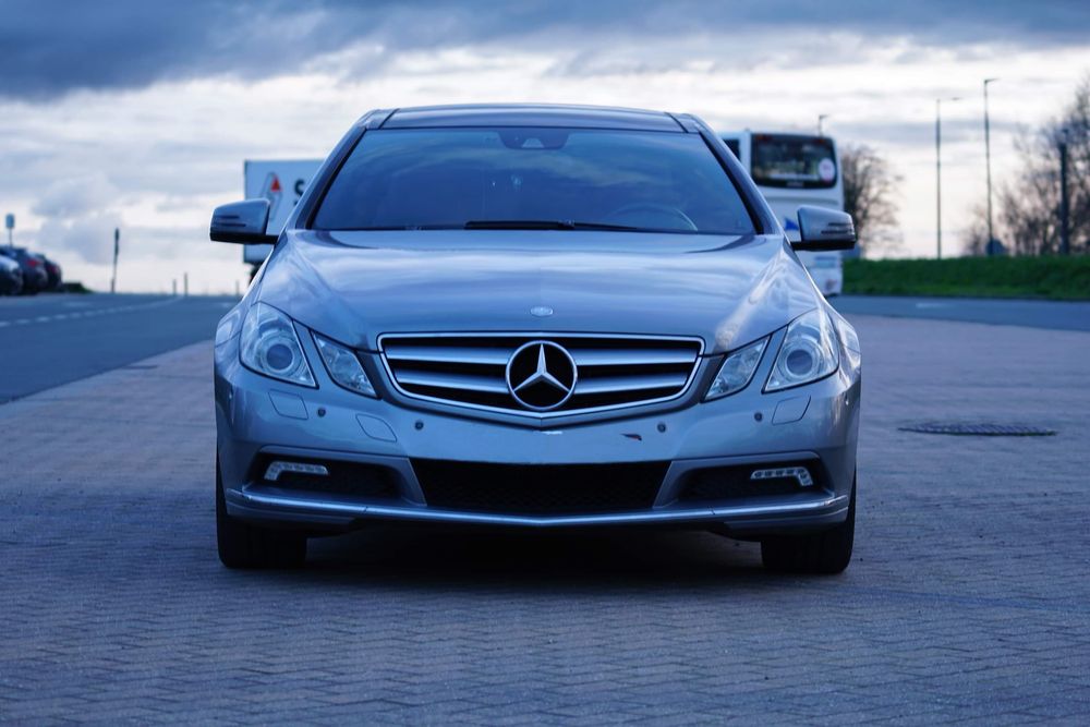 Мерцедес Mercedes E220