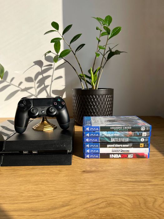 PlayStation 4, заедно с 6 игри